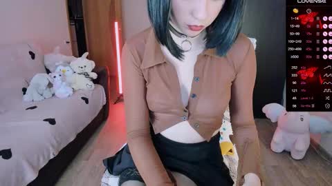 Marta Violet online show from 11.17.25
