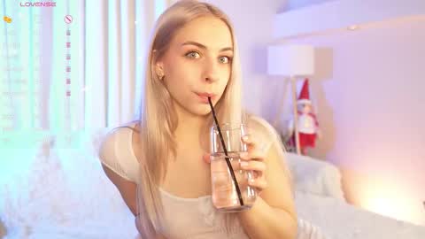 Julia online show from 12.01.25