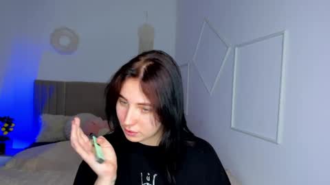Snapshot of shiraazsh chatting on 05.19.26 shiraazsh online show from 05.19.26