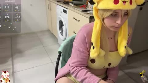 Snapshot of shirayuki_hime chatting on 12.13.25 Im Lilu Rosenblum Guys I have ----Ill be glad to see you there online show from 12.13.25