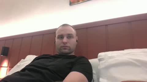 Snapshot of shmele_04 chatting on 11.18.25 shmele_04 online show from 11.18.25