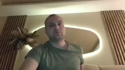 Snapshot of shmele_04 chatting on 11.29.25 shmele_04 online show from 11.29.25