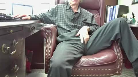 nikolas send dm for an appointment online show from 10.29.25