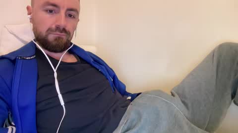 show_jizzness online show from 02.04.25