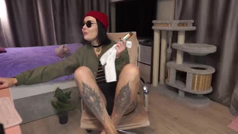 Anna online show from 10.31.25