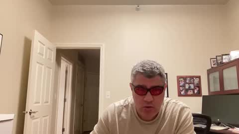 Snapshot of showmet chatting on 12.06.24 Chicago Guy online show from 12.06.24