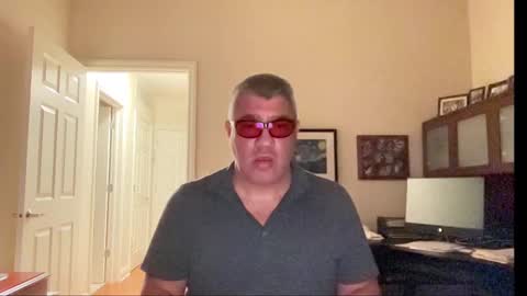 Snapshot of showmet chatting on 09.26.25 Chicago Guy online show from 09.26.25