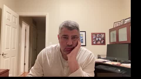 Snapshot of showmet chatting on 10.27.25 Chicago Guy online show from 10.27.25