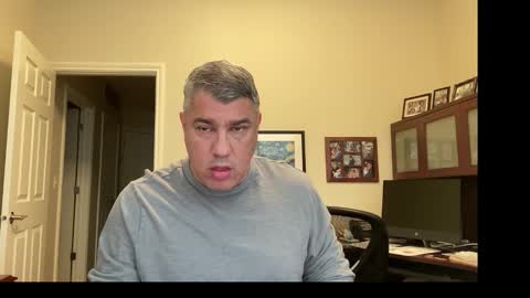 Snapshot of showmet chatting on 11.08.25 Chicago Guy online show from 11.08.25