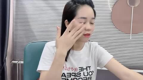 Snapshot of shshiko chatting on 06.02.26 Hua yi online show from 06.02.26