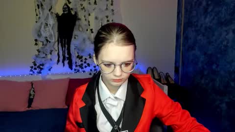 shy_elina01 online show from 10.31.25