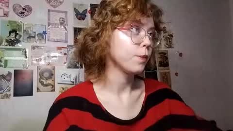 Snapshot of shy_kiss_twinkle_bloop chatting on 10.17.25 Milena online show from 10.17.25