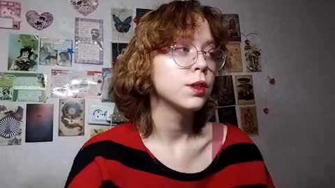 Snapshot of shy_kiss_twinkle_bloop chatting on 10.18.25 Milena online show from 10.18.25