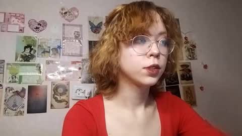 Snapshot of shy_kiss_twinkle_bloop chatting on 10.22.25 Milena online show from 10.22.25