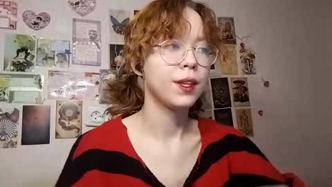 Snapshot of shy_kiss_twinkle_bloop chatting on 10.24.25 Milena online show from 10.24.25