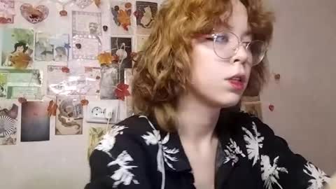 Snapshot of shy_kiss_twinkle_bloop chatting on 10.30.25 Milena online show from 10.30.25