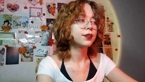 Snapshot of shy_kiss_twinkle_bloop chatting on 11.07.25 Milena online show from 11.07.25