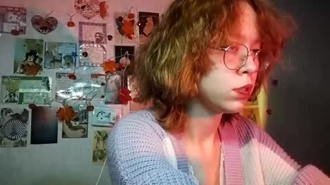 Snapshot of shy_kiss_twinkle_bloop chatting on 11.13.25 Milena online show from 11.13.25