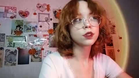 Snapshot of shy_kiss_twinkle_bloop chatting on 11.17.25 Milena online show from 11.17.25