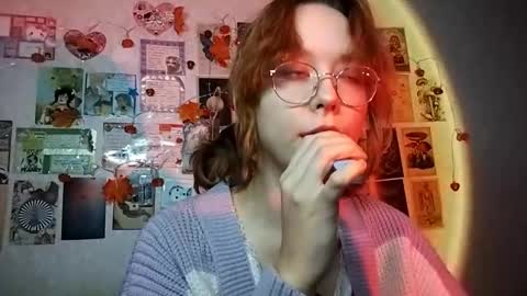 Snapshot of shy_kiss_twinkle_bloop chatting on 11.22.25 Milena online show from 11.22.25