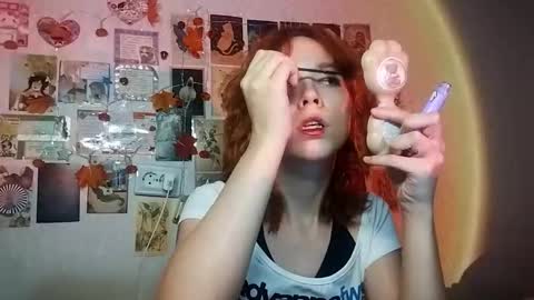 Snapshot of shy_kiss_twinkle_bloop chatting on 11.30.25 Milena online show from 11.30.25