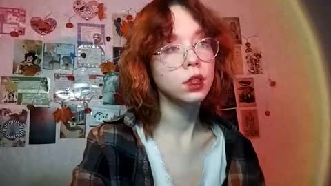 Snapshot of shy_kiss_twinkle_bloop chatting on 12.01.25 Milena online show from 12.01.25