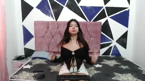 Snapshot of shy_luna18 chatting on 11.05.25 luna online show from 11.05.25