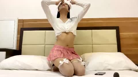Snapshot of shy_pink_doll chatting on 06.19.26 shy_pink_doll online show from 06.19.26
