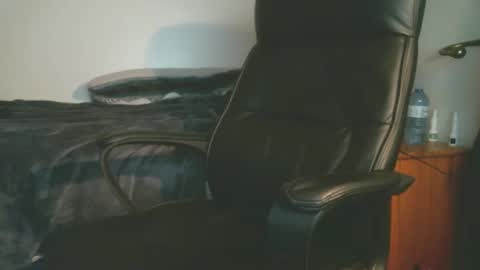 shyboyhugecum2020 online show from 12.16.25