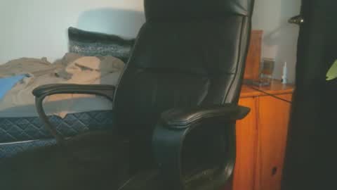 shyboyhugecum2020 online show from 04.19.26