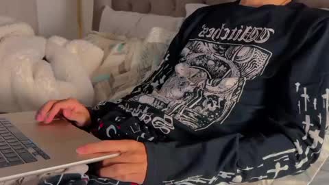 Snapshot of shydude666 chatting on 12.28.24 shydude666 online show from 12.28.24