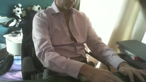 shyfrenchcock online show from 11.12.25