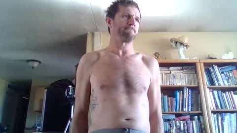 Snapshot of shyguy9387 chatting on 01.02.25 shyguy9387 online show from 01.02.25