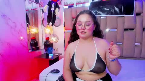 Snapshot of shylysweet chatting on 10.23.25 Shyly online show from 10.23.25