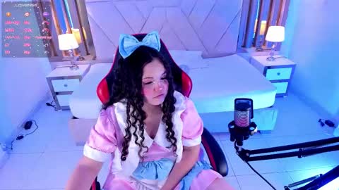 Snapshot of shylysweet chatting on 12.05.25 Shyly online show from 12.05.25