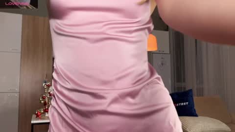 Snapshot of shyrubate chatting on 01.05.25 Aurora online show from 01.05.25