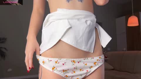 Snapshot of shyrubate chatting on 02.02.25 Aurora online show from 02.02.25