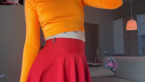 Snapshot of shyrubate chatting on 02.09.25 Aurora online show from 02.09.25