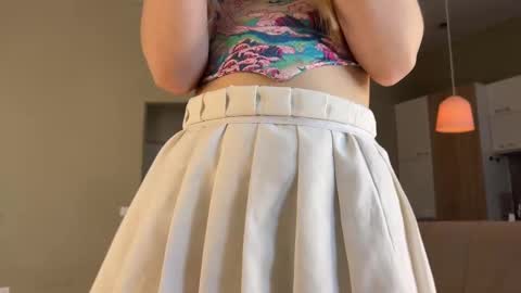 Snapshot of shyrubate chatting on 03.07.25 Aurora online show from 03.07.25