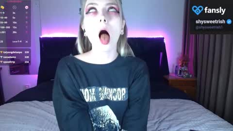 Snapshot of shysweetrish chatting on 02.26.25 shysweetrish online show from 02.26.25