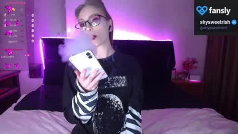 Snapshot of shysweetrish chatting on 09.13.25 shysweetrish online show from 09.13.25