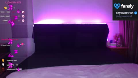 Snapshot of shysweetrish chatting on 11.12.25 shysweetrish online show from 11.12.25