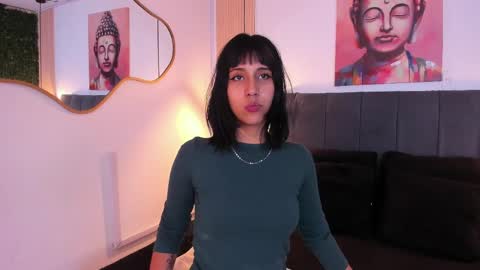 Snapshot of sia_roose chatting on 04.06.26 Sia online show from 04.06.26
