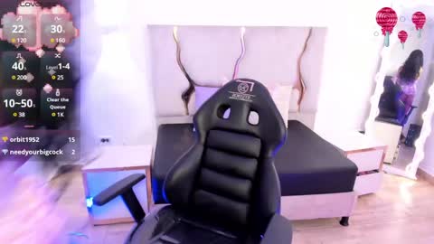 Snapshot of siam_tay chatting on 12.29.24 siam online show from 12.29.24