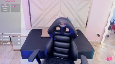 Snapshot of siam_tay chatting on 02.11.25 siam online show from 02.11.25