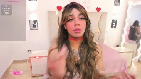 Snapshot of siam_tay chatting on 03.10.25 siam online show from 03.10.25