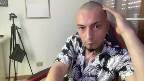 Snapshot of sidvicious23cm chatting on 04.17.26 sidvicious23cm online show from 04.17.26