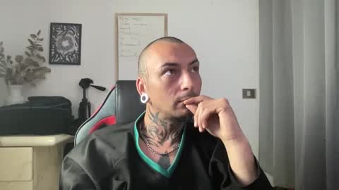 Snapshot of sidvicious23cm chatting on 05.07.26 sidvicious23cm online show from 05.07.26