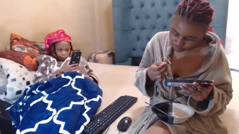 Snapshot of sieannabrown chatting on 05.25.26 sieannabrown online show from 05.25.26