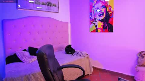 SIENNA  online show from 03.16.26